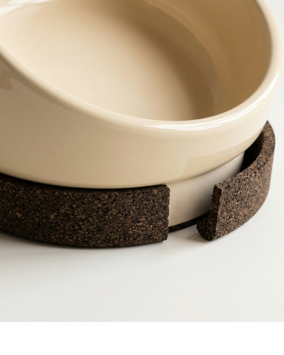 Hjxwd Tilted Ceramic Pet Bowl with Cork Base 18 oz Cream - Detail view